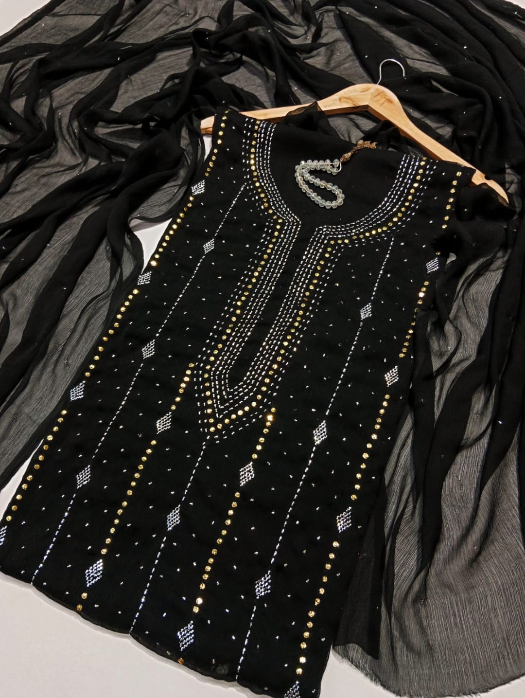 Muqaish Kamdani HandWork