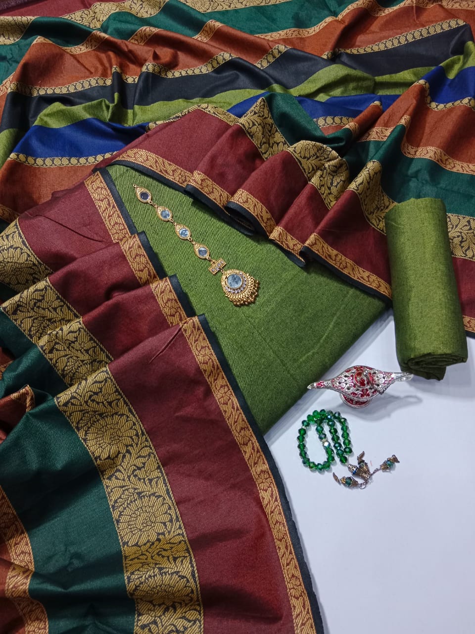 Cotton Khadi with Broshia Jackard Dupatta