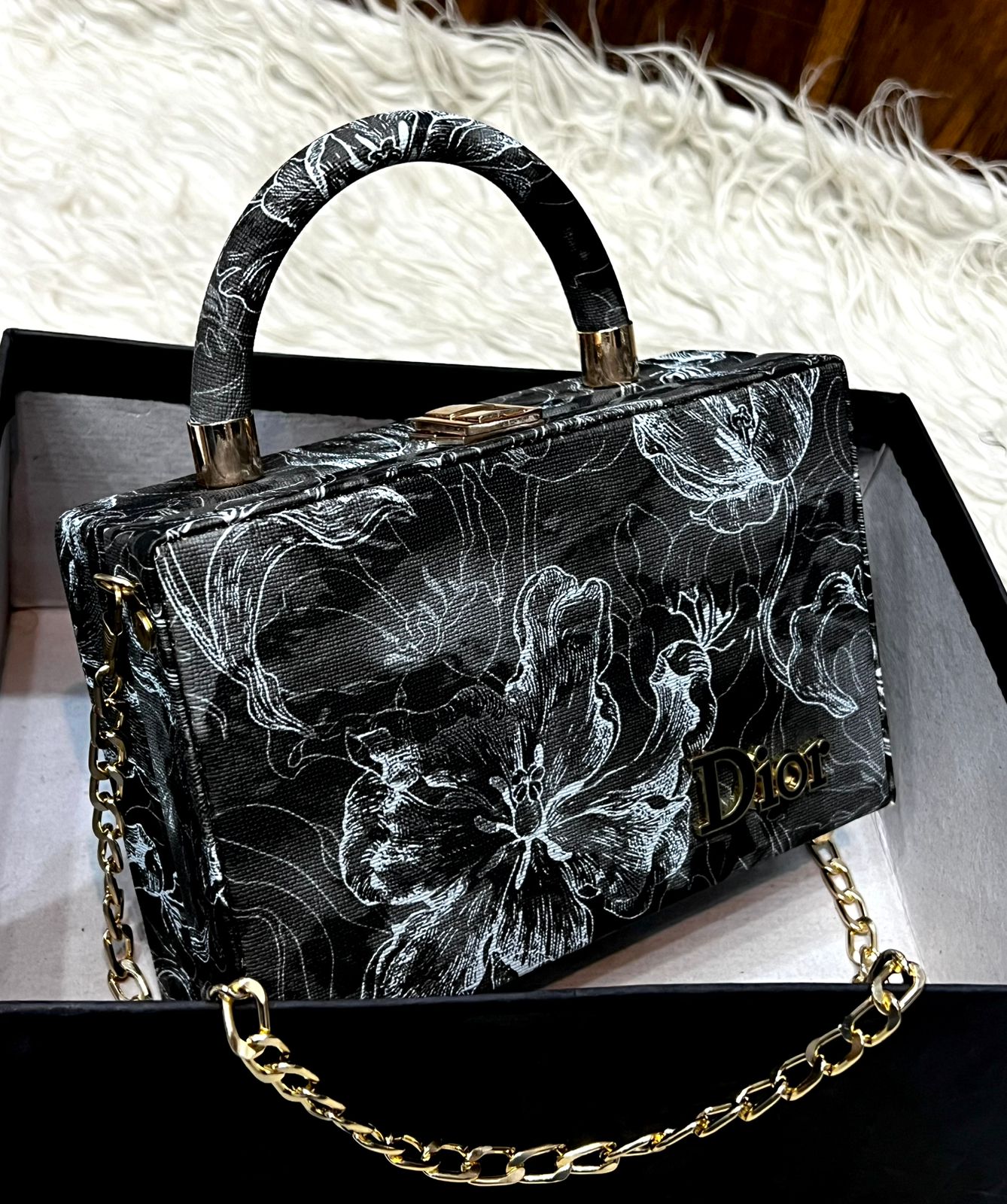 DIOR girls cute crossbody with long chain