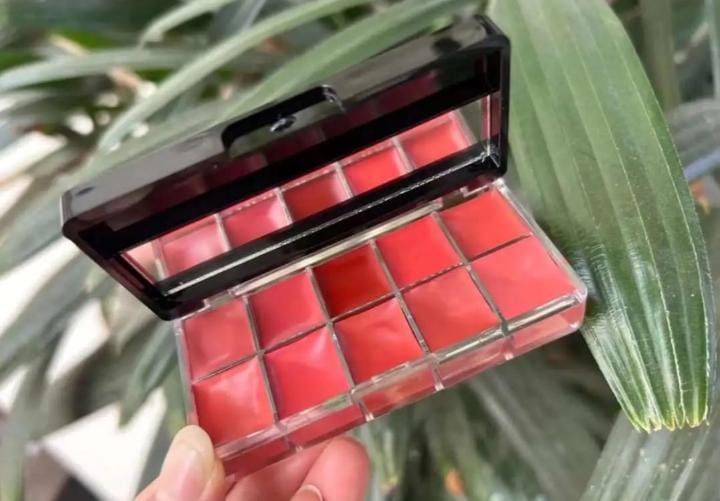 Lipstick palette