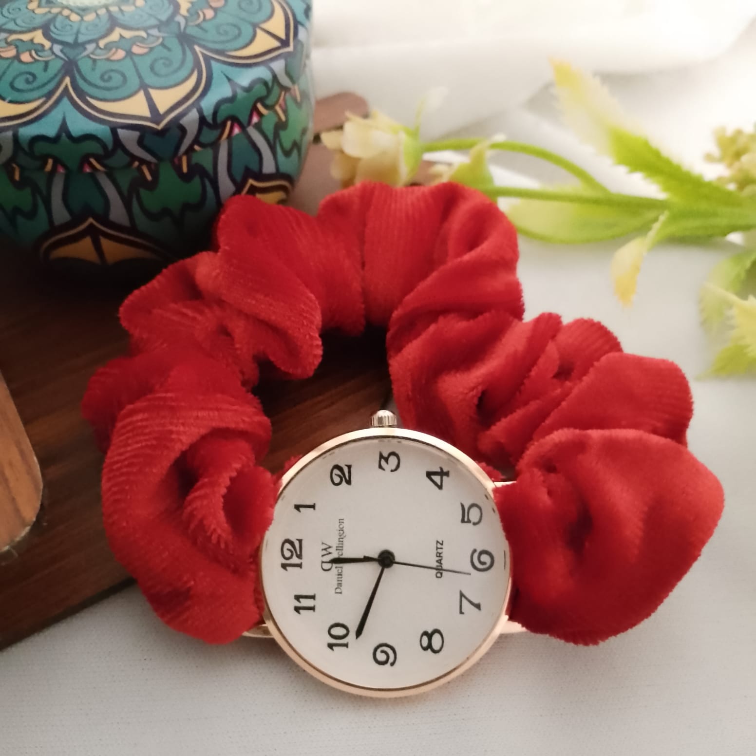 ⏱ Scrunchie Ladies Watch – Style Meets Comfort!