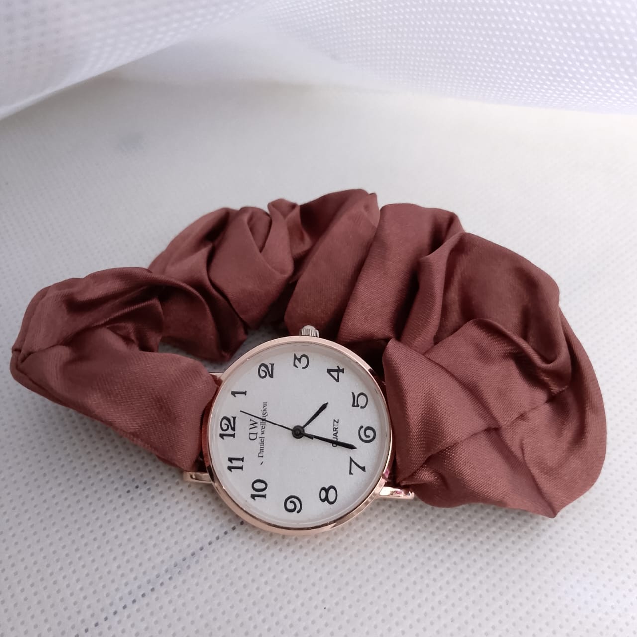 ⏱ Scrunchie Ladies Watch – Style Meets Comfort!
