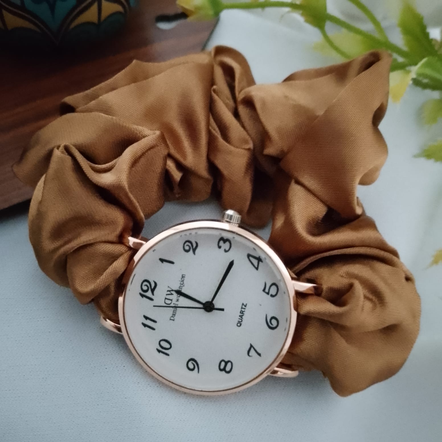 ⏱ Scrunchie Ladies Watch – Style Meets Comfort!