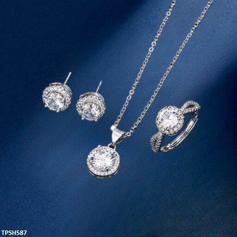 Round stone pendant set