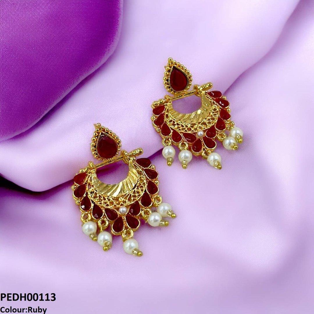 Pearl drops earring red