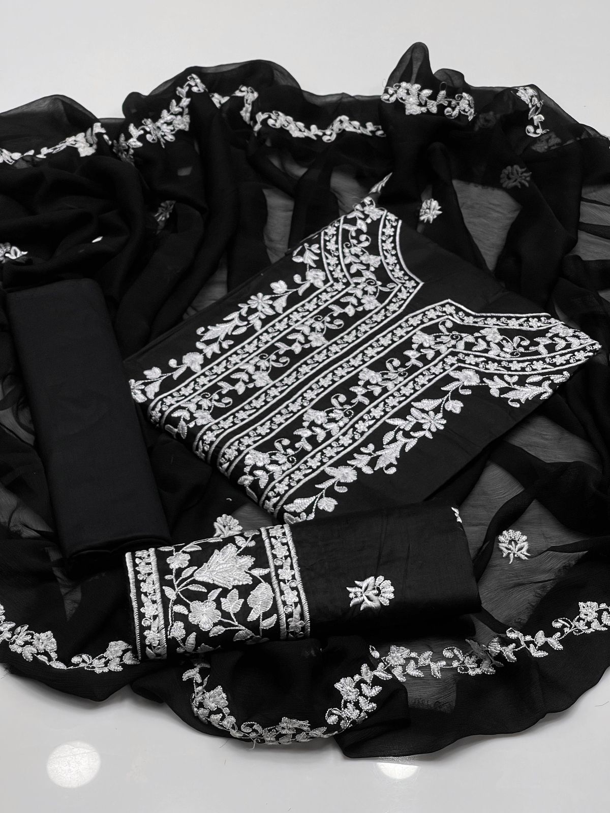 New Arrival's 2k25🌸 3pc Dress 👗