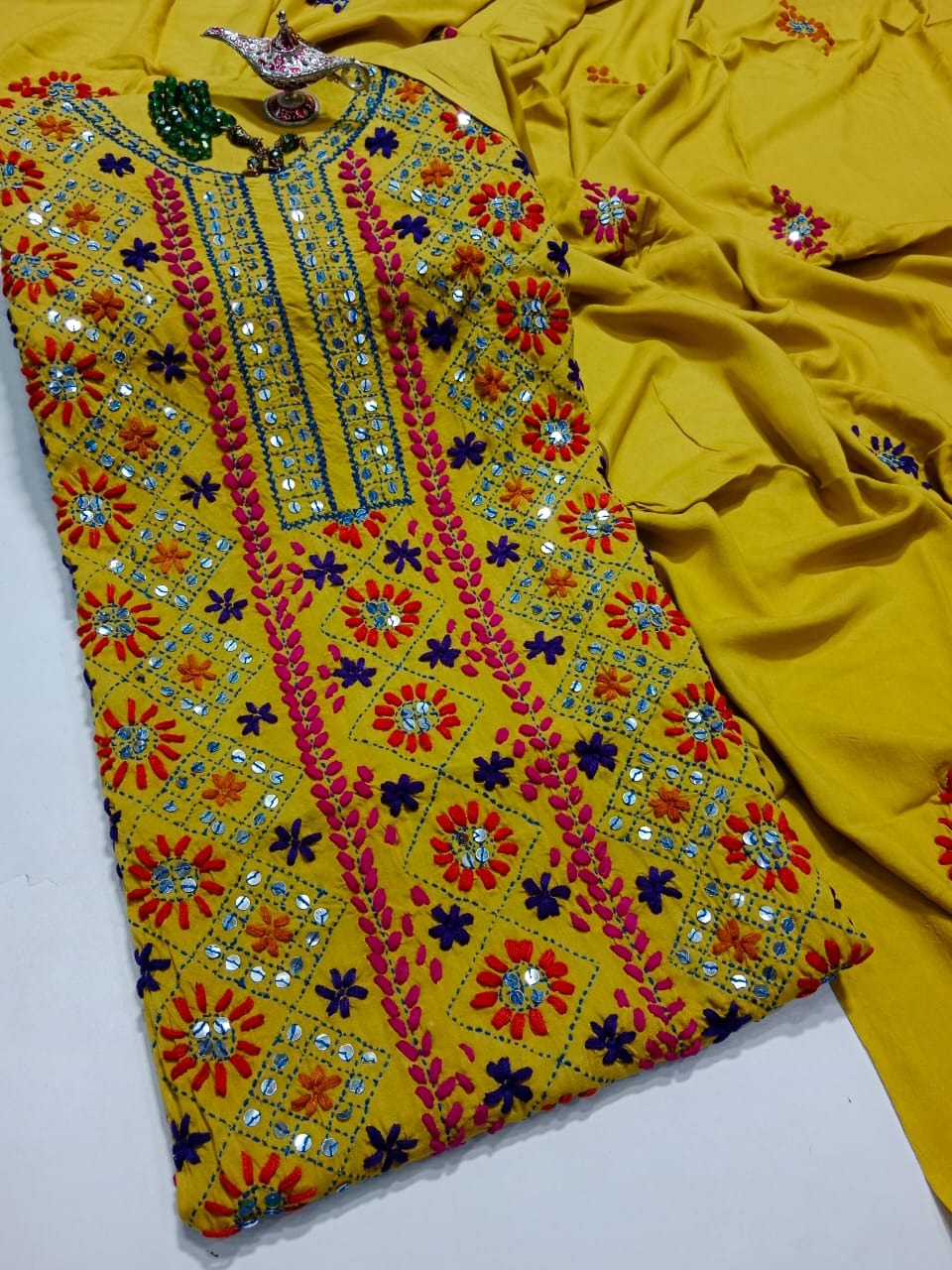 Phulkari Viscouse Linen 3Pc Suit